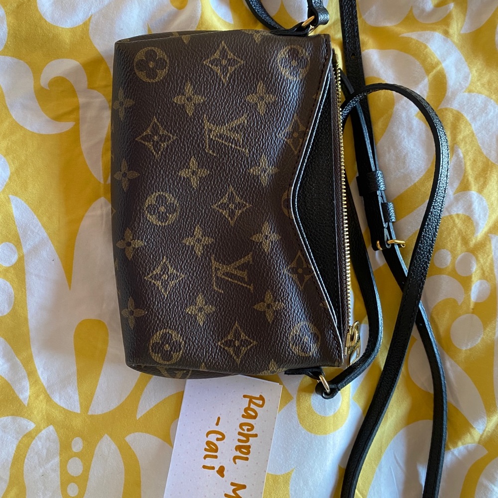 SOLD — Authentic Louis Vuitton Pallas Clutch